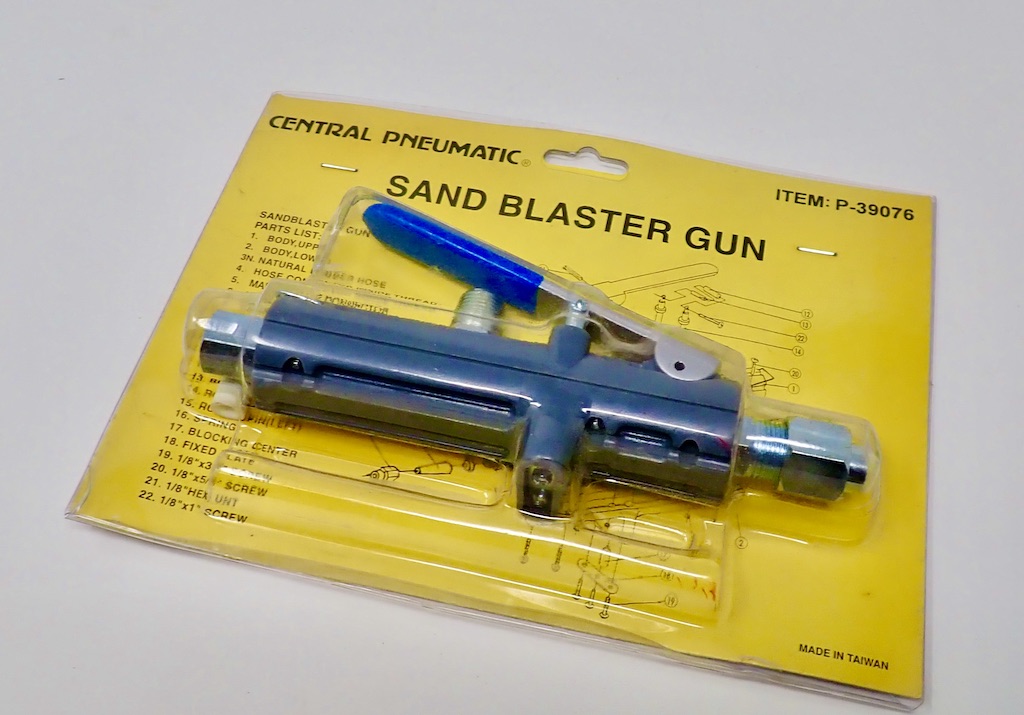 Sand blaster gun